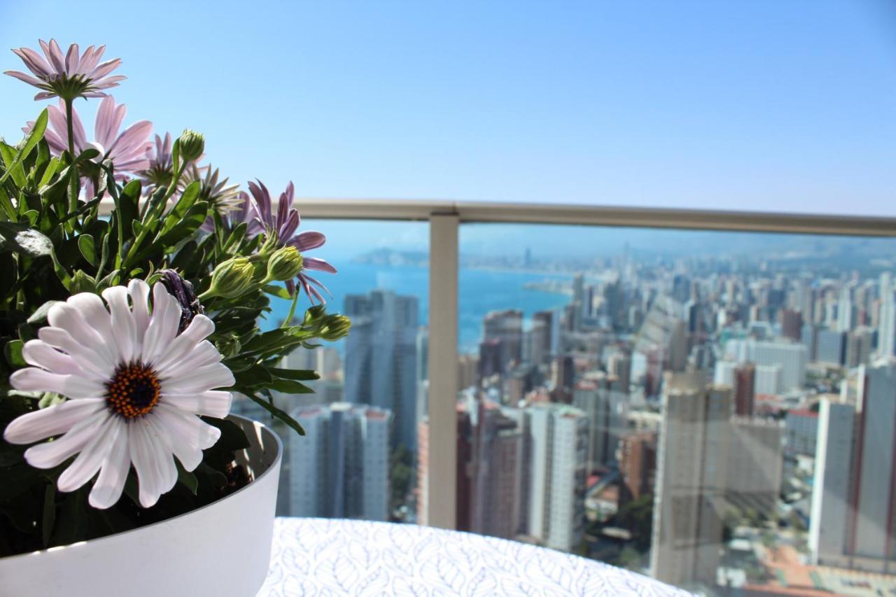 Skyline 20 Apartamento De Lujo Con Terraza Privada Y Vistas Al Mar Бенидорм Екстериор снимка